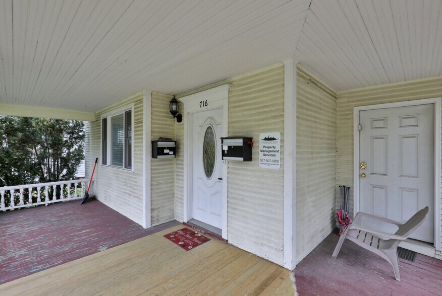 Building Photo - 716 N Walnut St