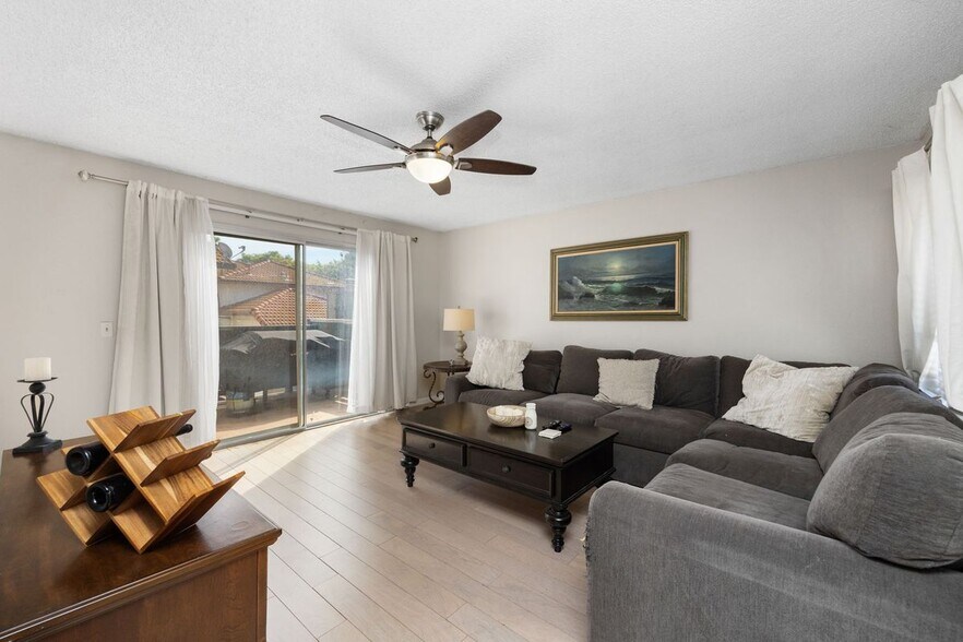 Building Photo - 1336 Brentwood Cir