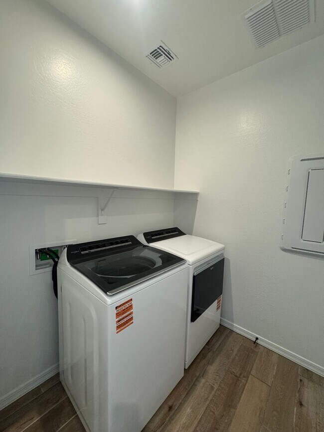 Building Photo - Brand new home in Vistancia/ ** Ask about our move in specials **