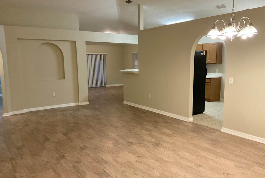 Building Photo - 9737 S 53rd Ave