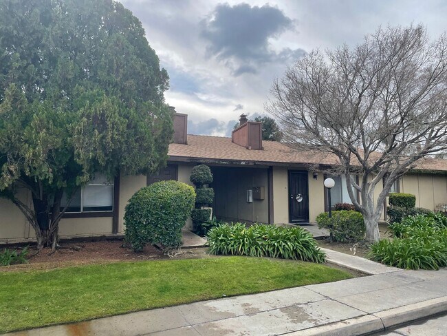 Building Photo - 3366 - Atreya