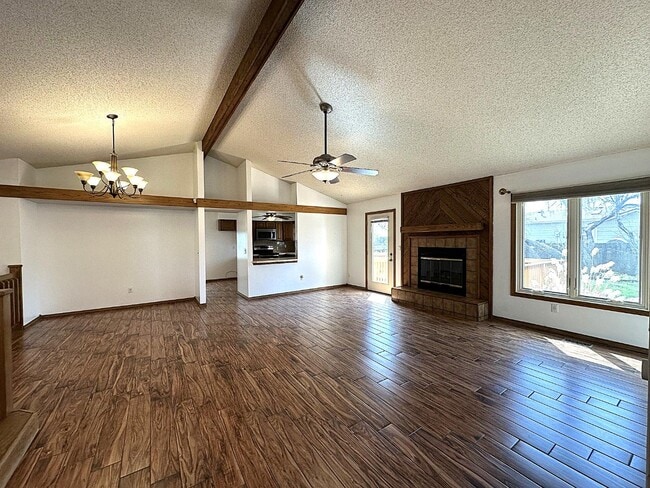 Building Photo - 8541 E Mount Vernon St