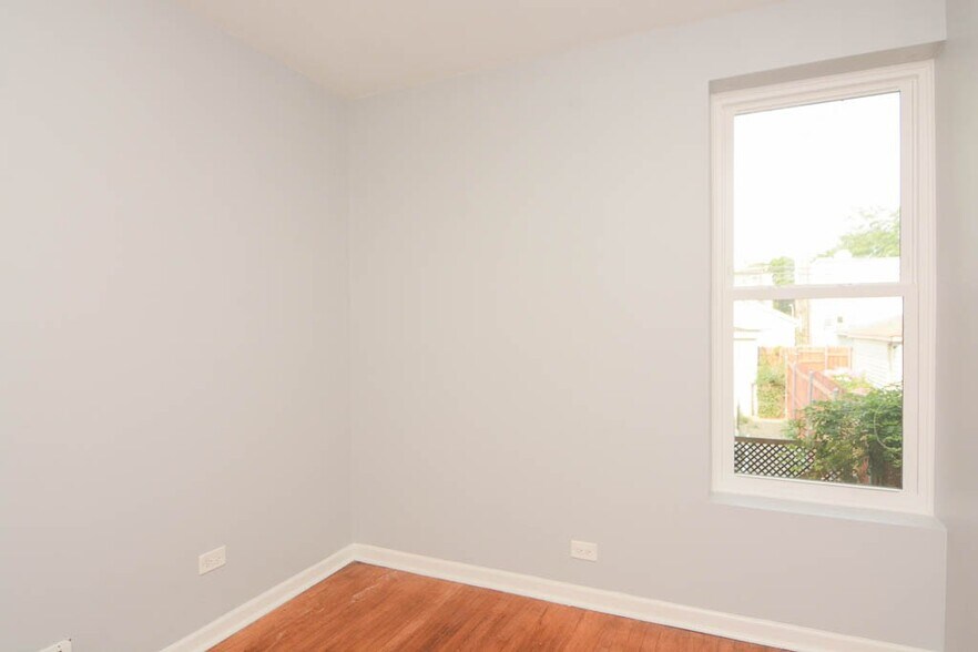 Building Photo - 3644 N Albany Ave