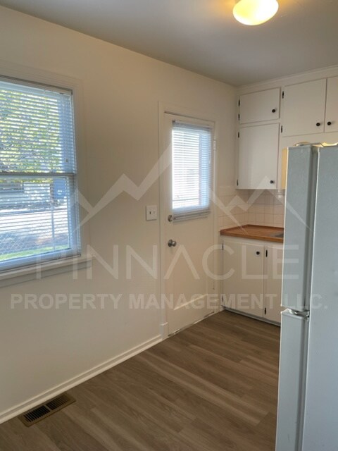 Building Photo - 31 Chicago Ave