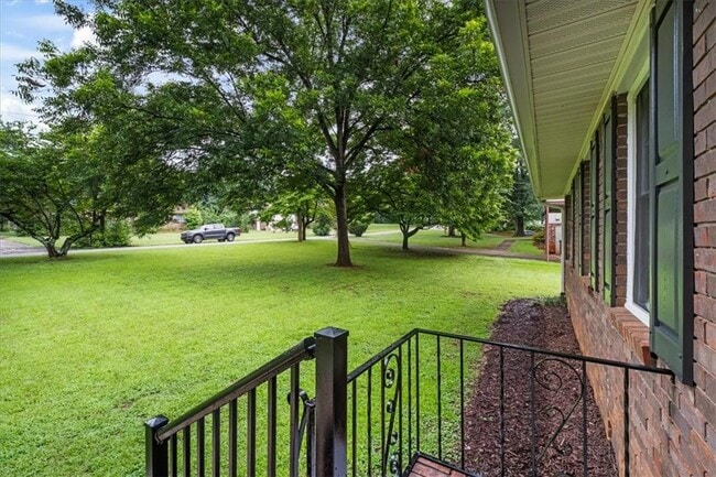 Building Photo - 5146 Bramblewood Dr