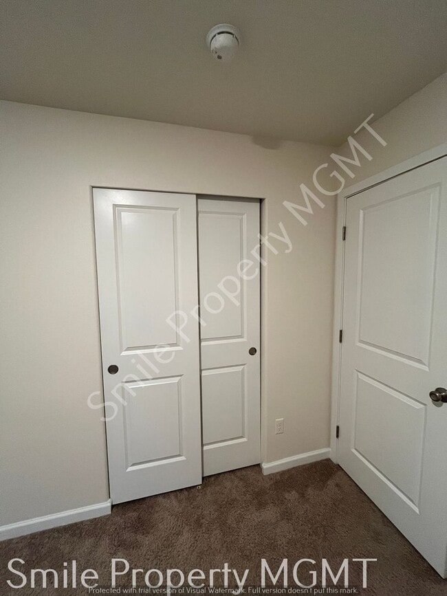 Building Photo - townhouse