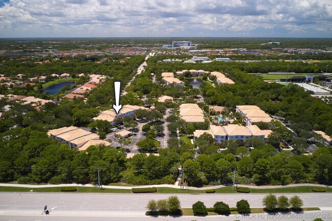 Building Photo - 1108 Myrtlewood Cir E
