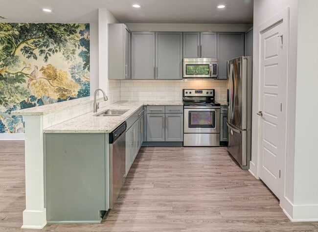 Building Photo - Super Cute South Austin 3/2.5 Condo, built...