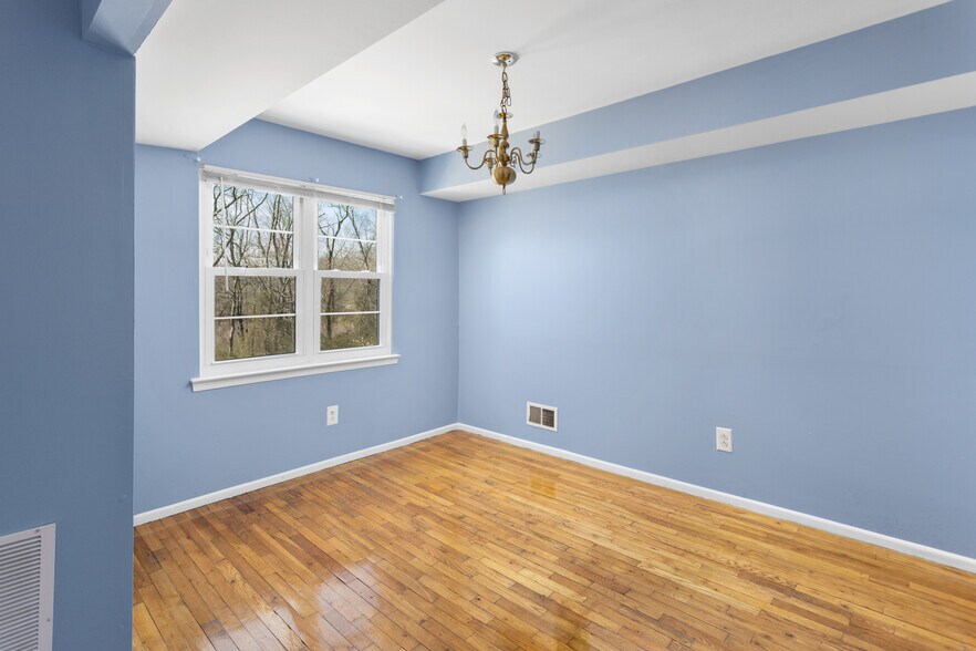 Building Photo - 1724 Country Mill Dr