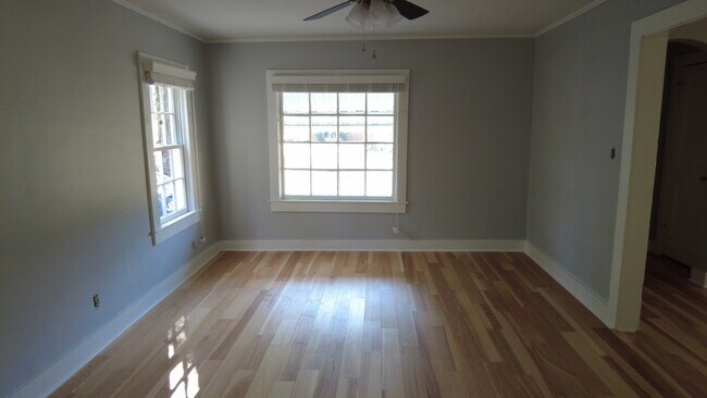 Building Photo - 604 N Duncan Ave