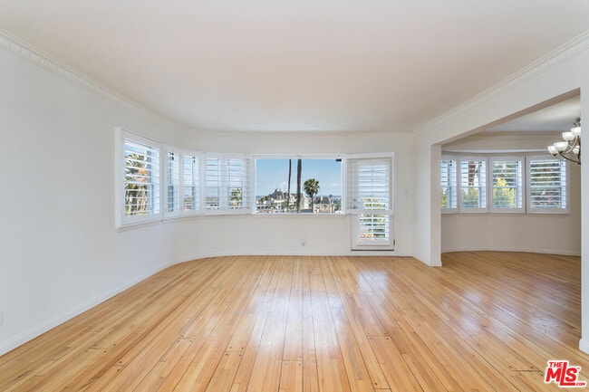 Building Photo - 1541 Selma Dr