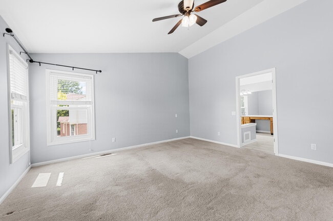 Building Photo - 47643 Ashford Dr S