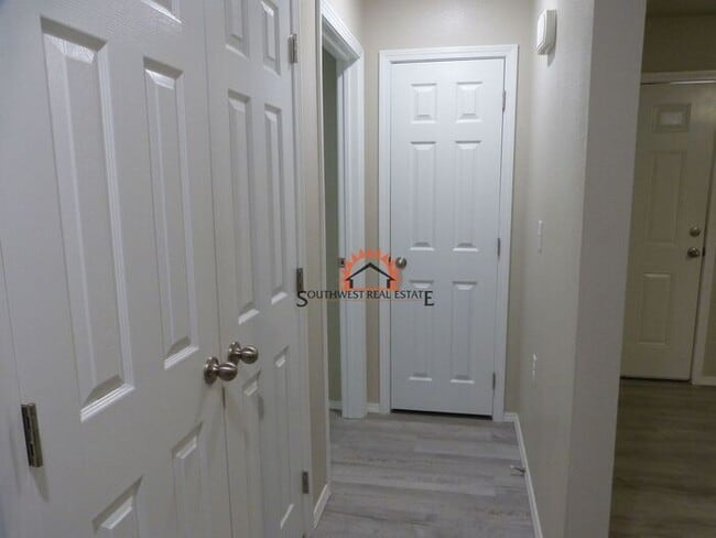 Building Photo - Modern 2 bedroom 2 bath apartment