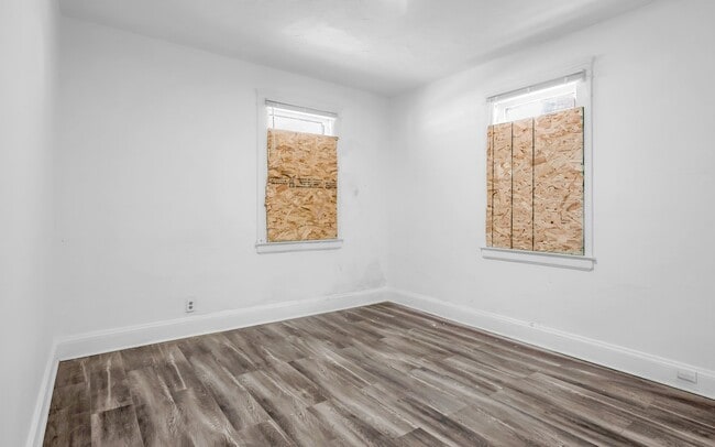 Building Photo - 15322 Yorick Ave