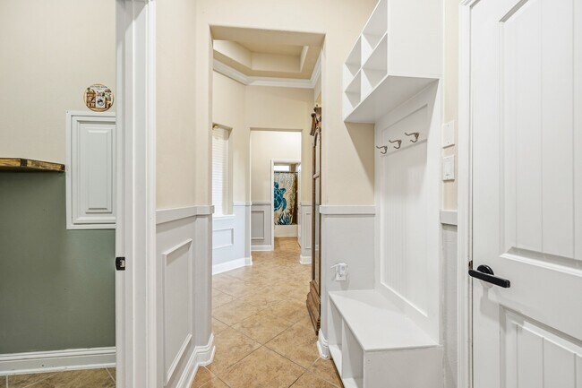 Building Photo - 8111 Sweet Gardens Ct