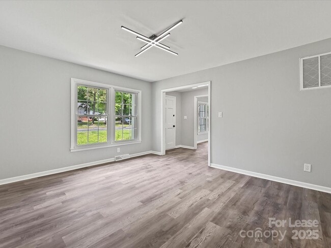 Building Photo - 2544 Cedarwild Rd