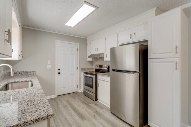 Building Photo - 7712 Burdell Dr