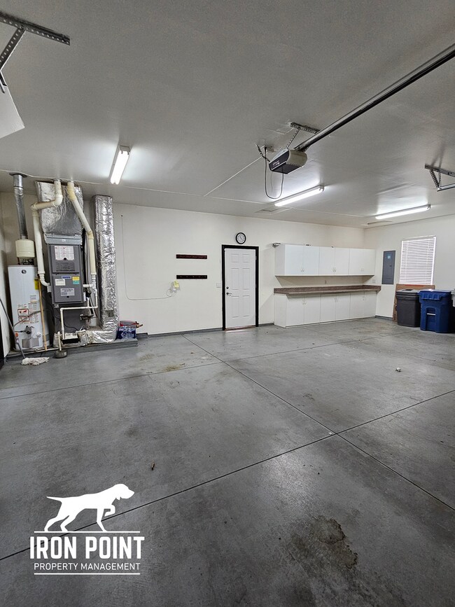 Building Photo - 3bed/2bath in sought after Nampa neighborhood w/3 car garage and large bonus room.