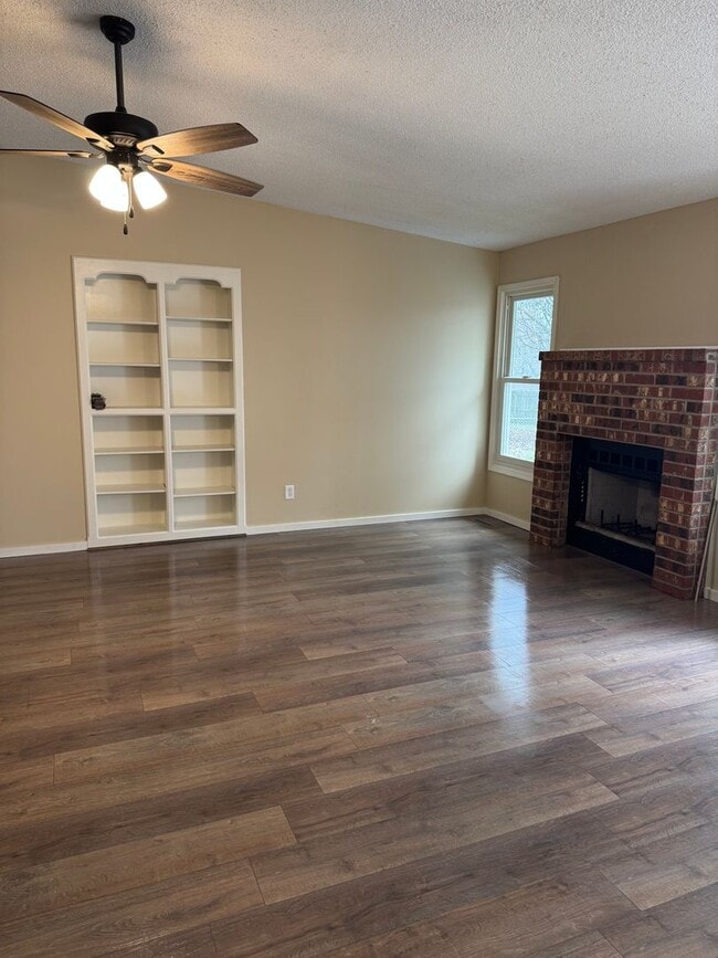 Building Photo - Lots of updates!  Southside 3 bedroom house