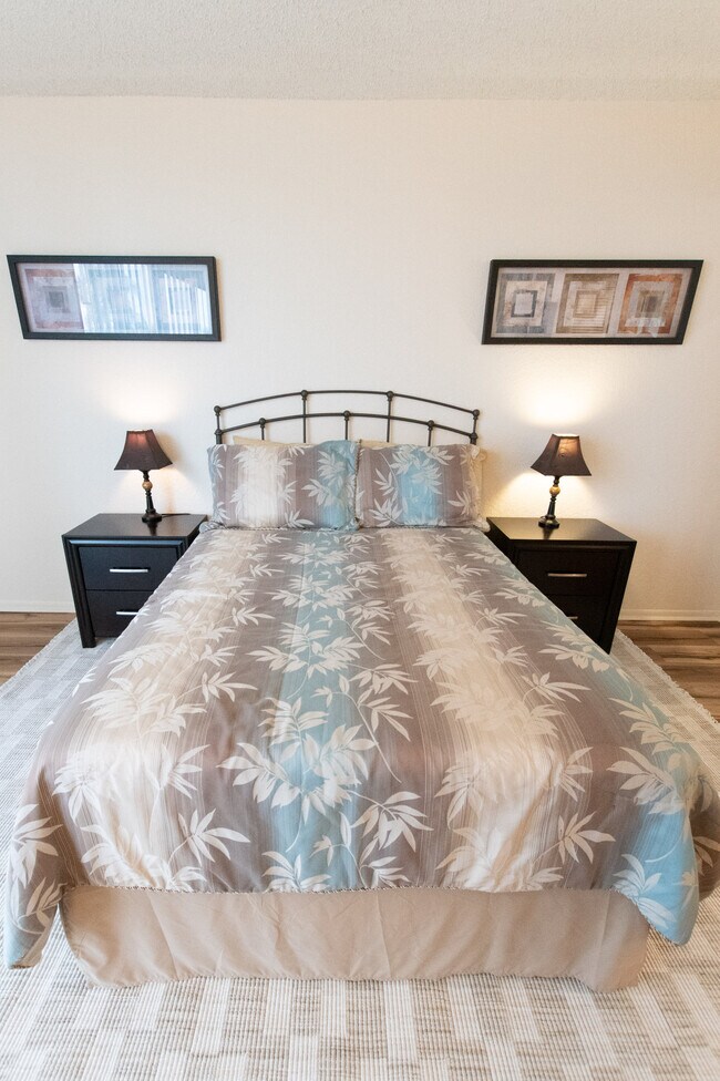 Building Photo - 1000 Cove Cay Dr