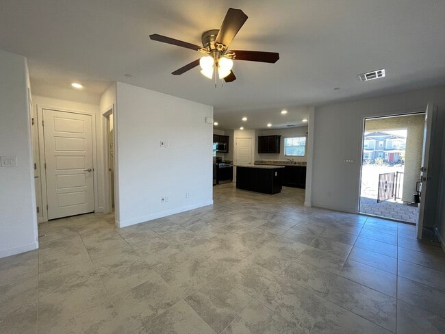Building Photo - HENDERSON CADENCE COMMUNITY - 3 bed 2.5 ba...