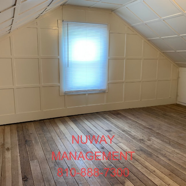 Building Photo - $1,100.00 - 2 Bed / 1 Bath House in Burton with a Spacious Loft Area