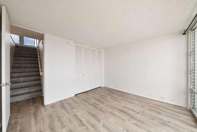 Building Photo - 1488