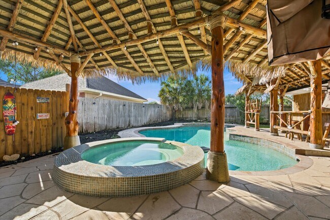 Building Photo - 4704 Broadmoor Dr