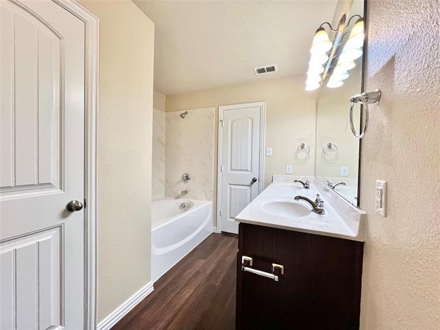 Building Photo - 705 River Garden Dr