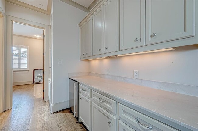 Building Photo - 311 Calle Sevilla Pl