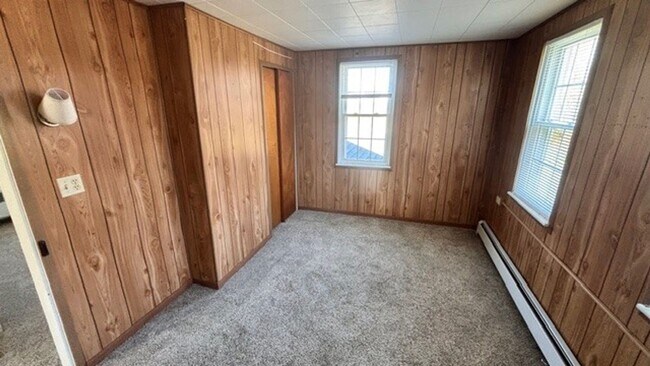 Building Photo - $1,600 Farmhouse Palmyra 4 bedroom 1.5 bath