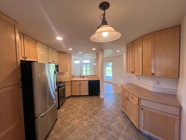 Building Photo - Located on Bridger Golf Course