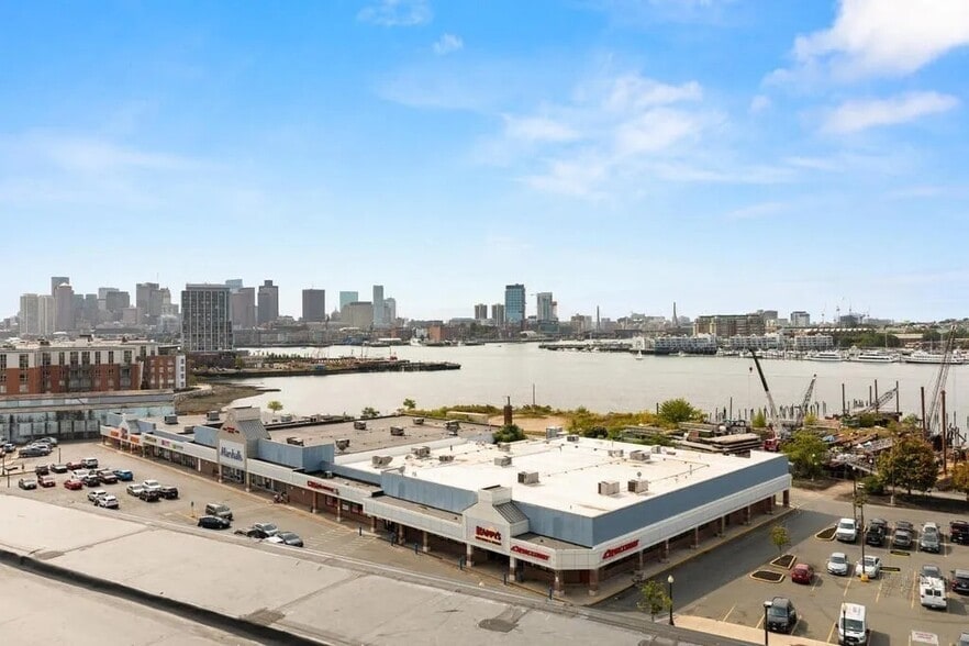 Building Photo - 250 Meridian St