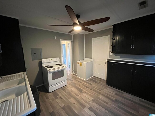 Building Photo - 624 4th Ct W