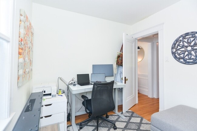 Building Photo - 48 Farquhar St