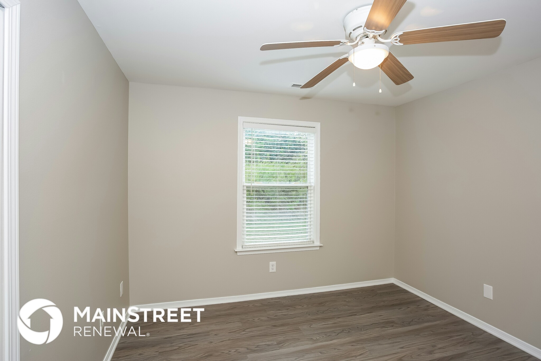 Building Photo - 11100 Thousand Oaks Dr