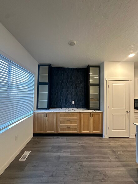 Building Photo - 1146 W 340 S