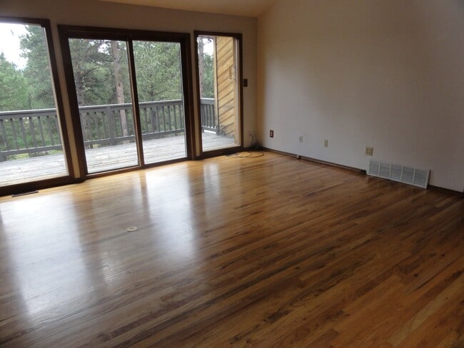 Building Photo - 12345 Bear Haven Rd