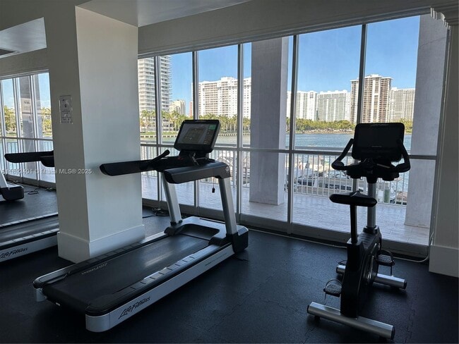 Building Photo - 18021 Biscayne Blvd