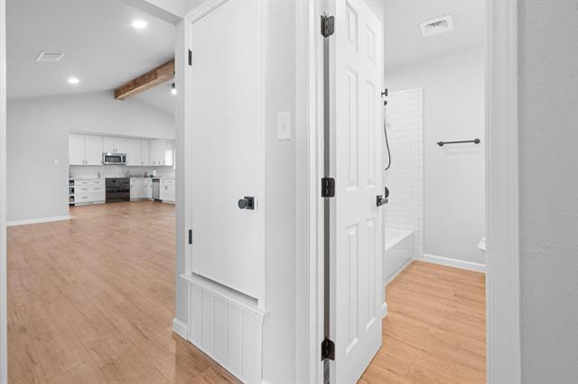 Building Photo - 414 Hallmark Dr