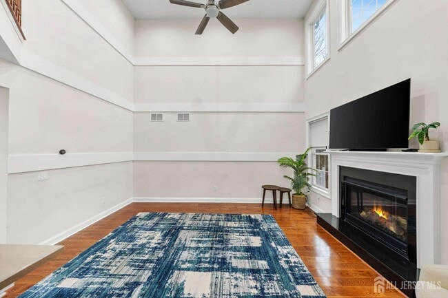 Building Photo - 2 Gonzalez Dr