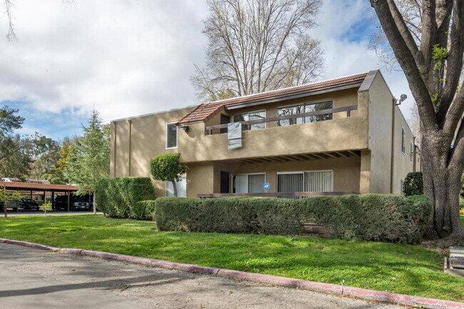 Building Photo - 280 Tradewinds Dr