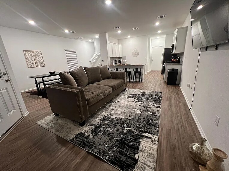 Primary Photo - Room in Townhome on Spotted Leaf Wy