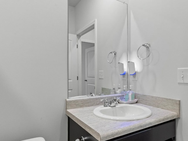 Building Photo - 5049 Hunters Village Dr