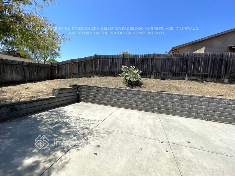 Building Photo - 300 Radcliffe Dr