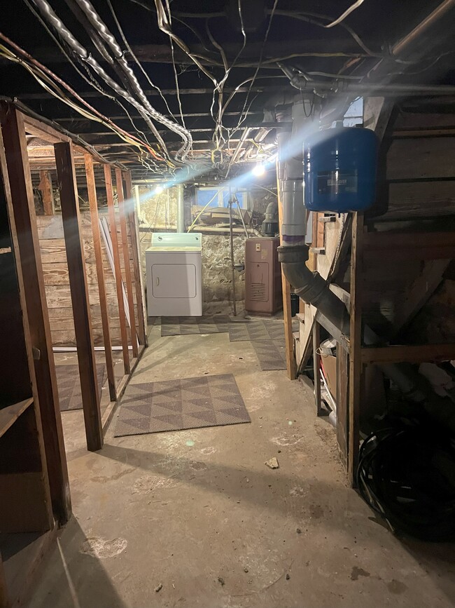 Basement / Laundry - 12 Gay St