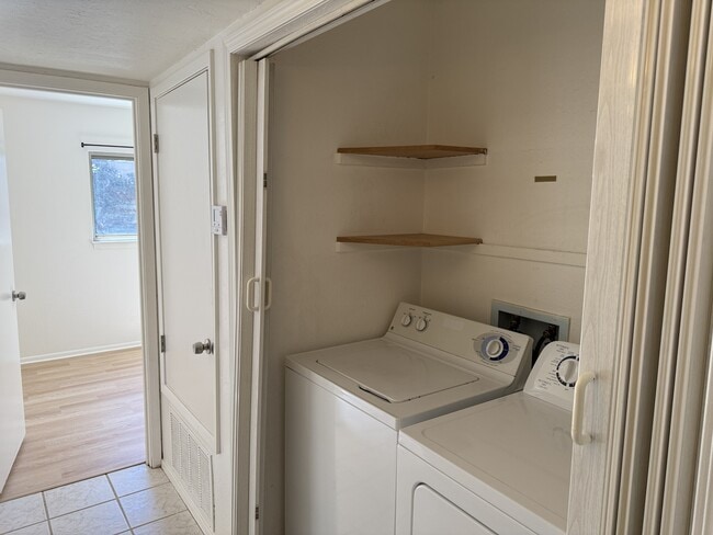 Building Photo - 532 Berry Rd NW