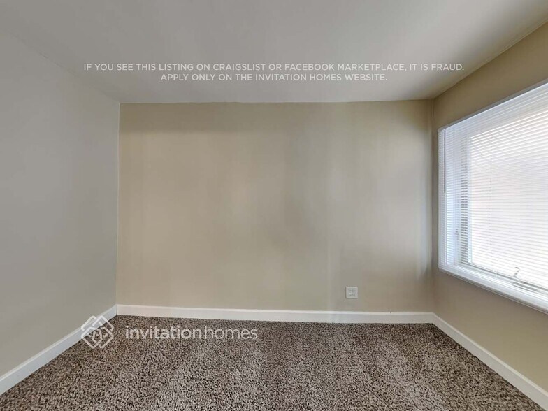 Building Photo - 4419 N Nagle Ave