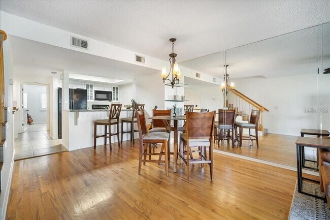 Building Photo - 9558 Tara Cay Ct