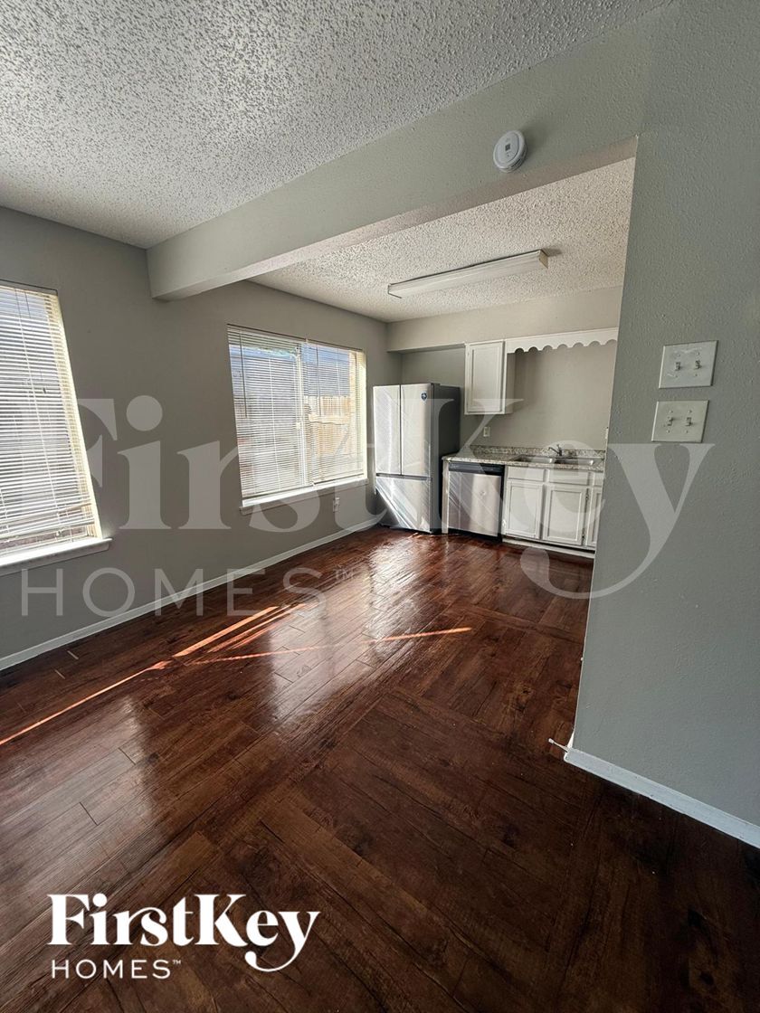 Building Photo - 7506 Tetela Dr